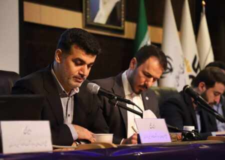 مدیر عامل هلدینگ صبا انرژی در نشست مجمع عمومی سالیانه صاحبان سهام شرکت فولاد اکسین خوزستان: