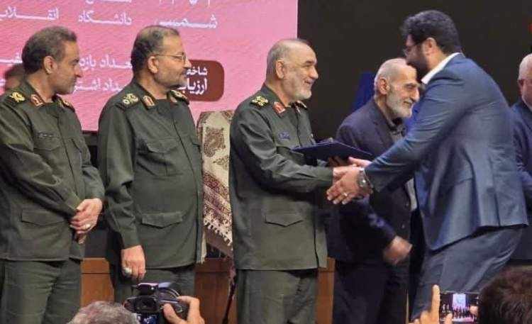 تقدیر فرمانده کل سپاه از مدیرعامل پتروشیمی مارون