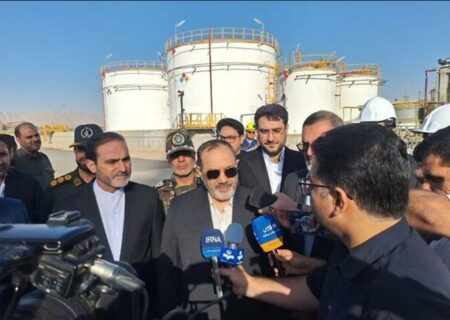 گامی نوین در مسیر توسعه گروه پتروشیمی مارون/ پیش راه اندازی IPA و کلنگ زنی نیروگاه خورشیدی ۱۰۰ مگاواتی با حضور وزیر دفاع