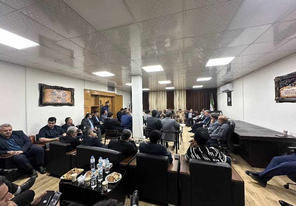 در اعتراض به محرومیت مناطق و شهرهای شهرهای بختیاری نشین و همزمان با سفر محمد جعفر قائمپناه معاون اجرایی رئیس جمهور جلسه فعالان سیاسی، اجتماعی و فرهنگی بختیاری برگزار شد.