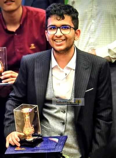 افتخارآفرینی فرزند یکی از کارکنان نفت و گاز مارون كسب ۲طلای المپیادهای كشوری و ۱ مدال المپیاد جهانی