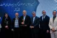 مدیرعامل پتروشیمی فنآوران ماهشهر تندیس زرین چهرههای نامی صنعت و اقتصاد کشور را دریافت کرد
